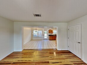 2126 Burgess Ln in Spring Hill, TN - Foto de edificio - Building Photo