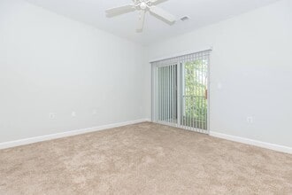 The Rothbury in Gaithersburg, MD - Foto de edificio - Building Photo