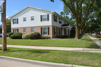 Fox Valley Apartments in Appleton, WI - Foto de edificio - Building Photo