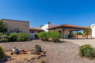 230 E Paseo De Golf in Green Valley, AZ - Building Photo