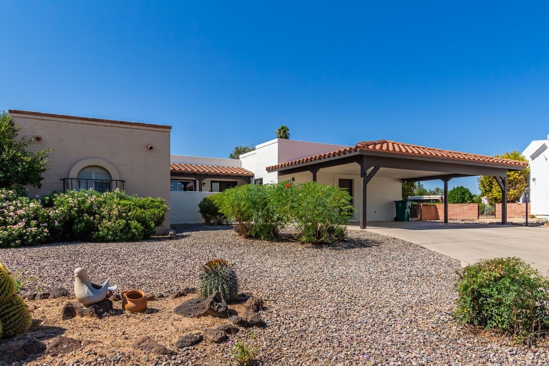 230 E Paseo De Golf in Green Valley, AZ - Building Photo
