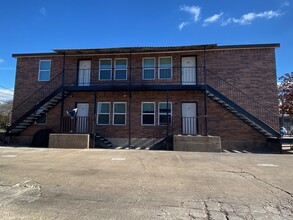 Cockrell Hill Apartments in Dallas, TX - Building Photo - Building Photo