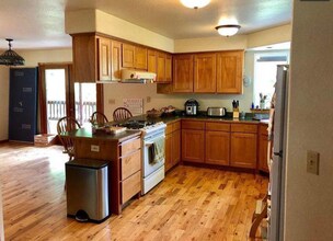 2125 Kincaid Rd in Williams, OR - Building Photo - Building Photo