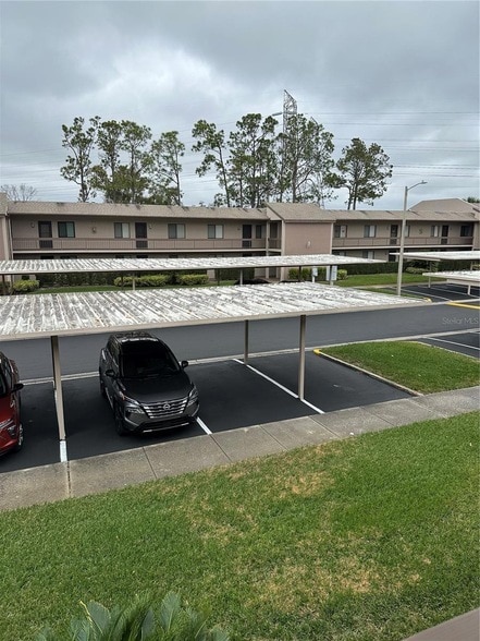 106 Mary Dr, Unit 106 in Oldsmar, FL - Building Photo