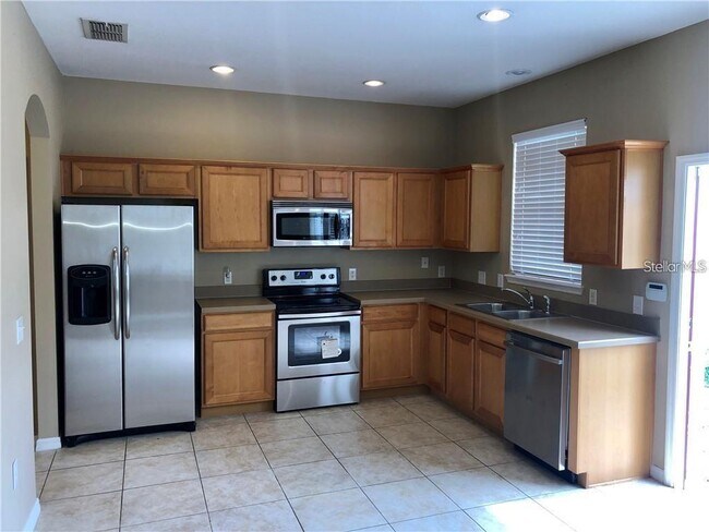 7114 Five Oaks Dr in St. Cloud, FL - Building Photo - Building Photo