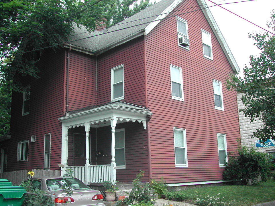 131 Boston Ave, Unit 2 in Medford, MA - Foto de edificio