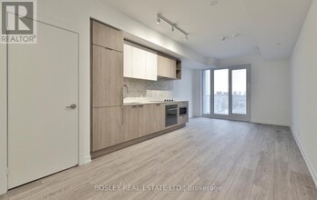 2020-2020 Bathurst St in Toronto, ON - Building Photo - Building Photo