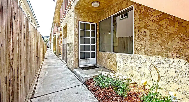 3650 Garnet St in Torrance, CA - Building Photo - Building Photo