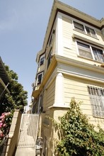 BEAUTIFUL DORMITORY STYLE HOUSING AVAILABLE in Los Angeles, CA - Building Photo - Building Photo