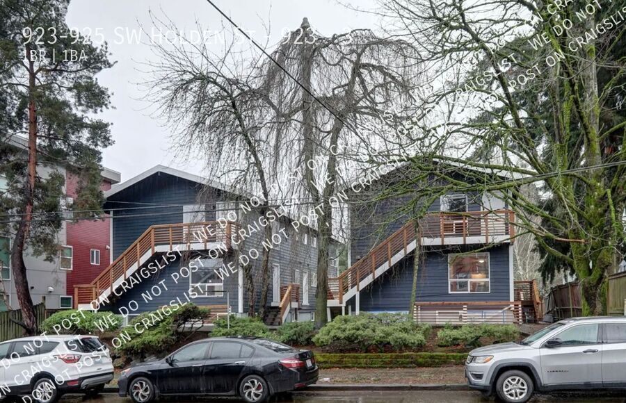 923-925 SW Holden St in Seattle, WA - Building Photo