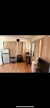 4751 Sunnyslope Ave, Unit GUESTHOUSE for rent in Sherman Oaks, CA - Building Photo - Building Photo