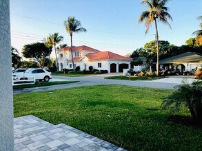 518 110th Ave N in Naples, FL - Building Photo - Building Photo