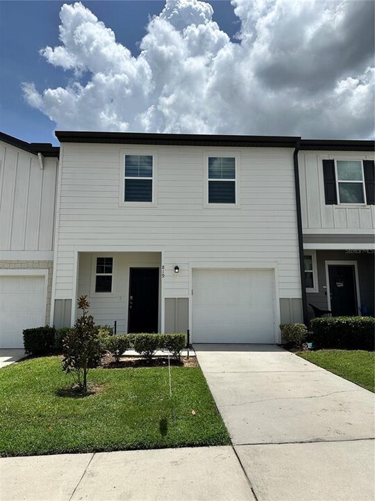 819 Grandin St in Davenport, FL - Building Photo