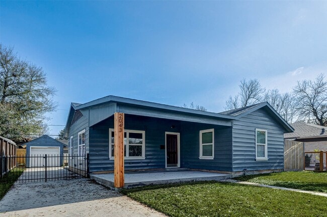 property at 2043 Alta Vista St