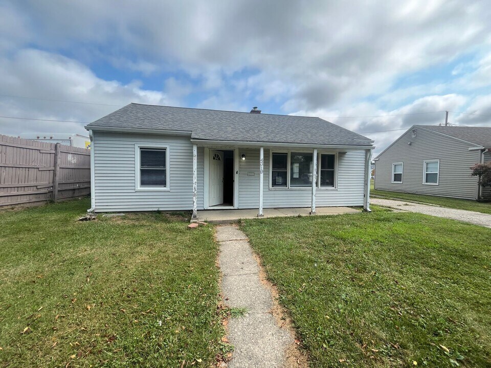 4319 Standish Dr in Fort Wayne, IN - Building Photo