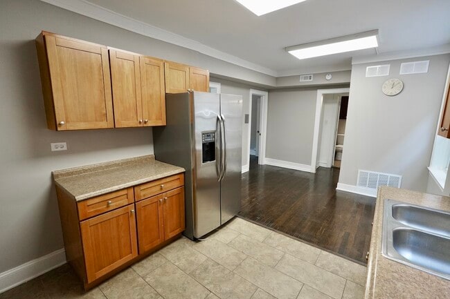 6707 S Artesian Ave in Chicago, IL - Building Photo - Building Photo