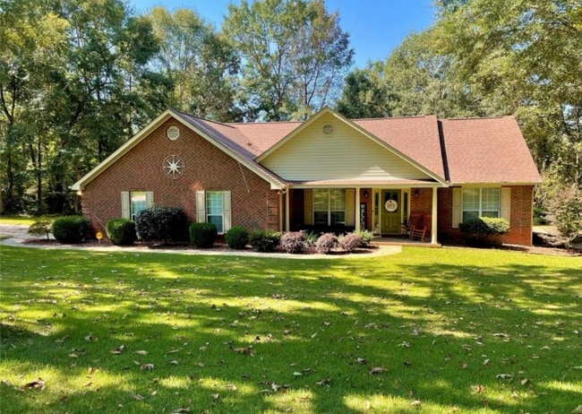property at 106 Noccalula Ct