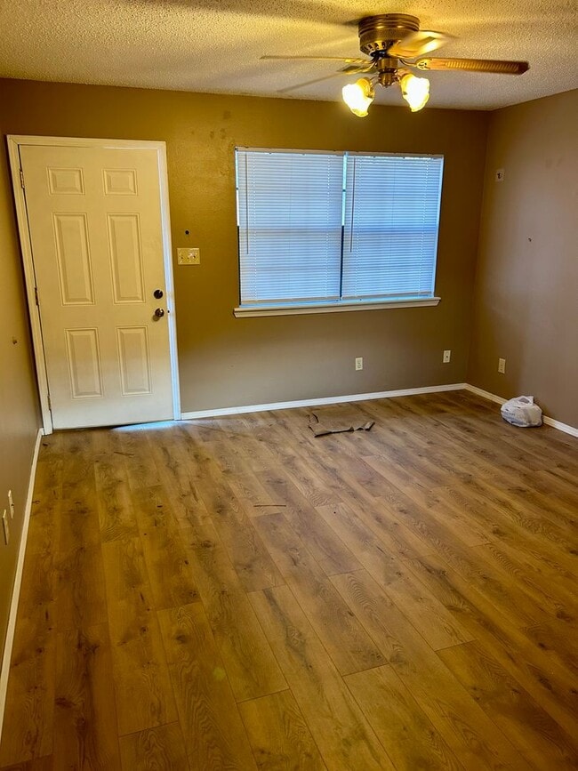 613 E 16th St in Russellville, AR - Building Photo - Building Photo