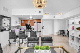 4100 Salzedo St in Coral Gables, FL - Building Photo