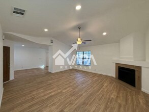 10038 Raven Field Dr in San Antonio, TX - Building Photo - Building Photo