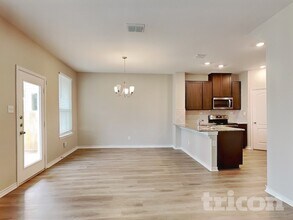 601 Lost Pond in New Braunfels, TX - Building Photo - Building Photo