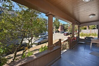 708 Nob Hill Ave N-Unit -708 Nob Hill in Seattle, WA - Building Photo - Building Photo