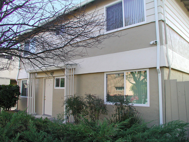 640 Memorial Way in Hayward, CA - Building Photo - Building Photo