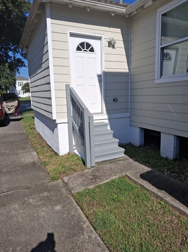 5625 Canal Blvd in New Orleans, LA - Building Photo - Building Photo