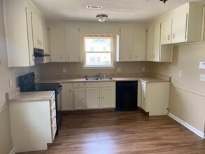 2705 Nottingham Way in Dothan, AL - Building Photo - Building Photo