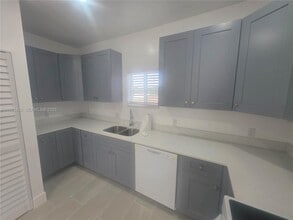 21210 SW 119th Ave in Miami, FL - Building Photo - Building Photo