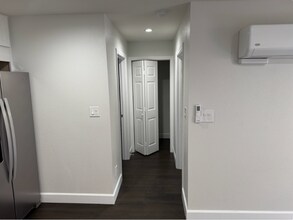 900 Stern Ln in Oxnard, CA - Foto de edificio - Building Photo