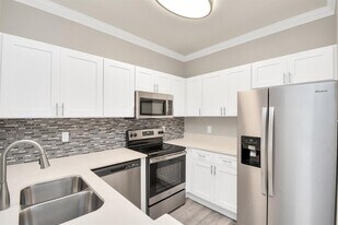 2222 Maroneal St in Houston, TX - Building Photo