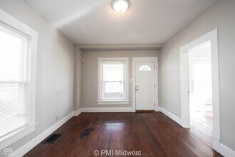 323 W 40th St in Indianapolis, IN - Building Photo - Building Photo