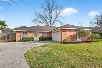 2709 Lee Cir in Rosenberg, TX - Building Photo - Building Photo