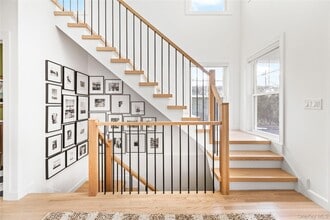 21 N Howells Point Rd in Bellport, NY - Building Photo - Building Photo