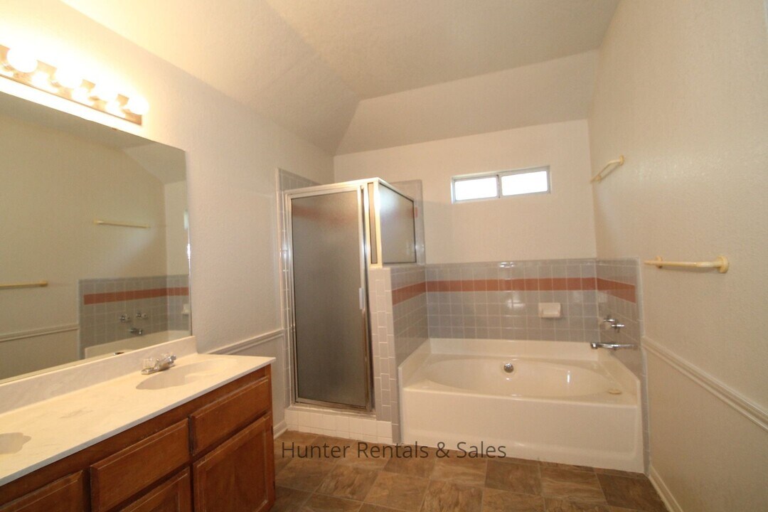 3275 Etta Kay Ln in Kempner, TX - Building Photo