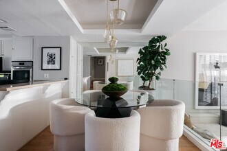 14025 Riverside Dr in Los Angeles, CA - Building Photo - Building Photo
