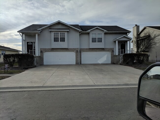 property at 115 Arbor Ln