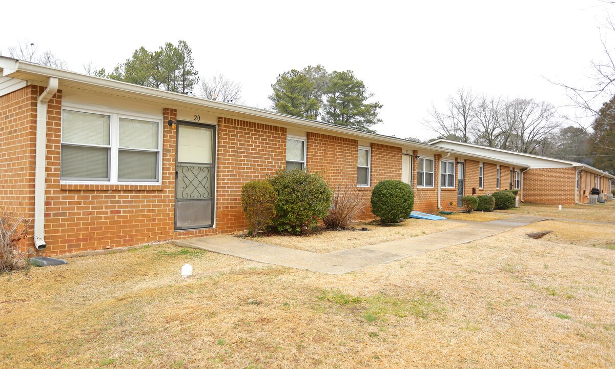 Treemont Apartments in Talladega, AL - Foto de edificio