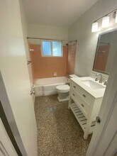 921 NE 6th Ave in Gainesville, FL - Building Photo - Building Photo