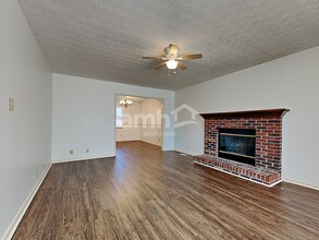 523 Bushwood Dr in Knoxville, TN - Building Photo - Building Photo