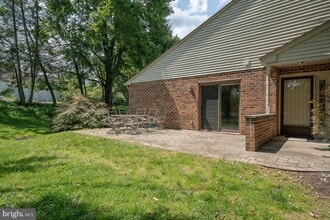 301 Hanover Ct in Chesterbrook, PA - Building Photo - Building Photo