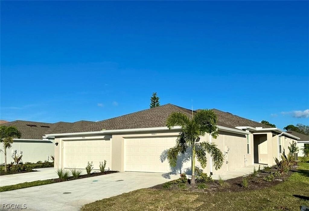 9083 Leatherwood Loop in Lehigh Acres, FL - Building Photo