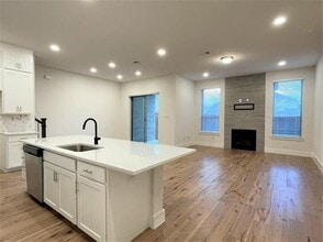8242 Primrose Wy in Dallas, TX - Building Photo - Building Photo