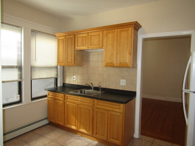 324 Summit Ave, Unit 03 in Boston, MA - Building Photo - Building Photo