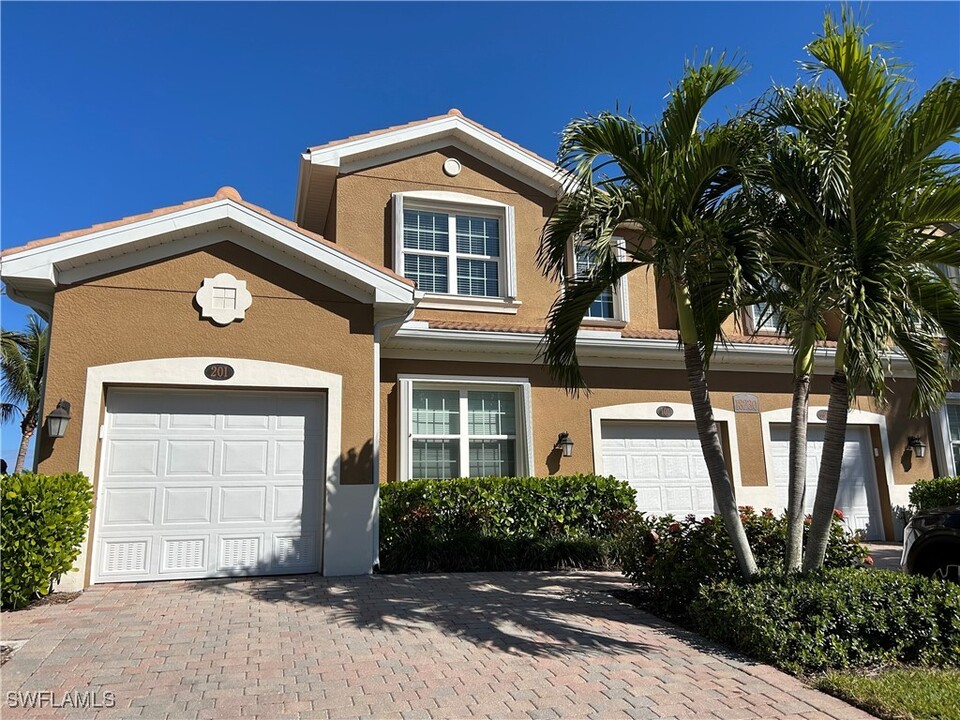 18230 Creekside Preserve Loop in Ft. Myers, FL - Building Photo