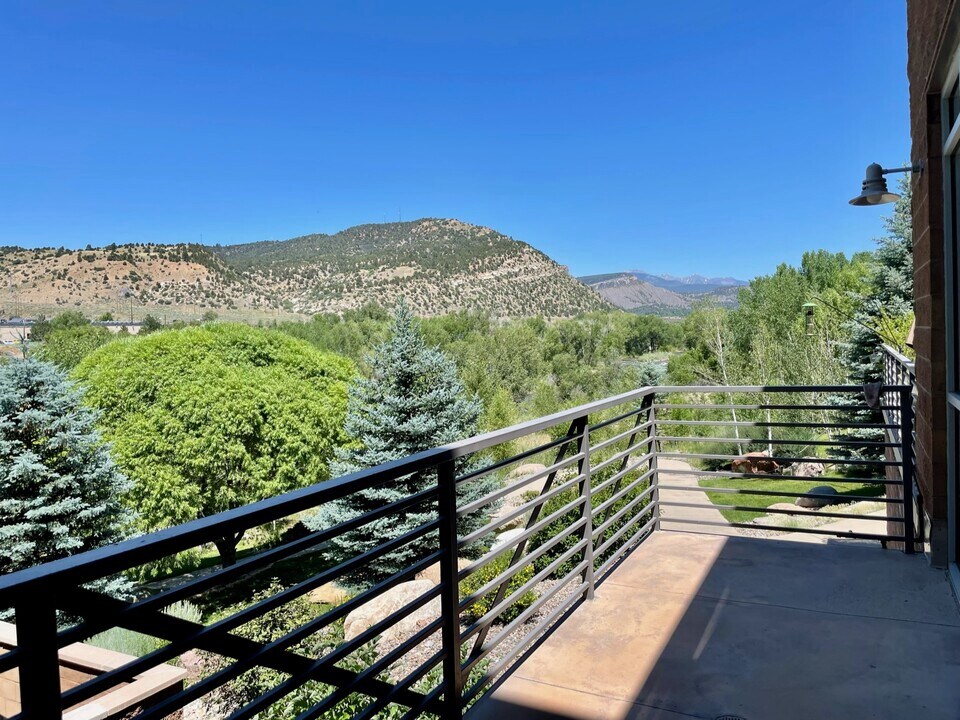 555 Rivergate Ln in Durango, CO - Building Photo