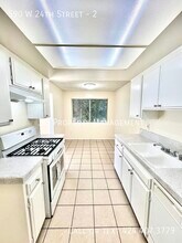 590 W 24th St in Los Angeles, CA - Building Photo - Building Photo