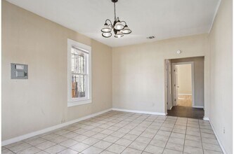 1518 Burnet St in San Antonio, TX - Building Photo - Building Photo