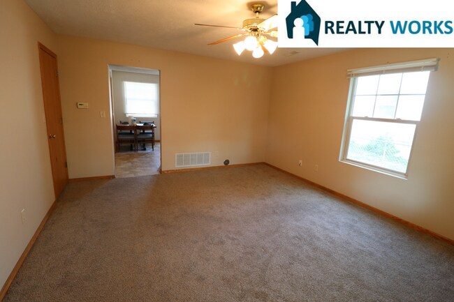 2105 N 32nd St in Lincoln, NE - Building Photo - Building Photo